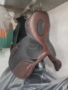 Silla de Montar Inglesa de Cuero Estilo Alemán con Árbol de Plástico para Caballo - Ansh International GR1 - Product Image 5