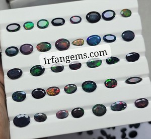 Opale noire éthiopienne 100% naturelle, cristal facetté, lot en vrac, opale noire faite à la main pour la fabrication de bijoux, cabochon d'opale noire éthiopienne - Product Image 2
