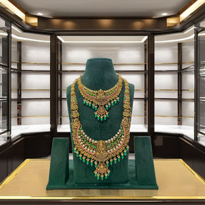 Parure de mariée en or massif 22 carats, style antique, avec long collier Rani Haar et pendentif Lakshmi, pour mariage indien - Product Image 1