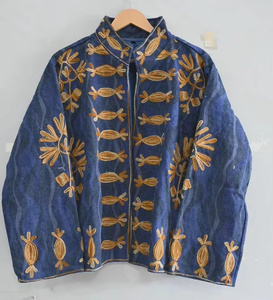 Veste bomber en velours Suzani faite à la main, brodée, réversible, motif bohème vintage, pour l'automne et l'hiver, rembourrée en coton - Product Image 1