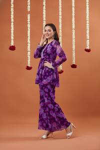 Conjunto de Kurta de Georgette Estampado Morado con Sharara, Manga Larga, Cuello Redondo, Traje Étnico Festivo para Mujer - Product Image 6