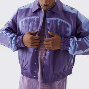 Veste en cuir vintage pour homme sur mesure avec col montant, logo brodé en chenille, style bomber en cuir d'agneau - Product Image 3