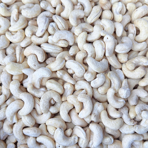 Prix raisonnable : Noix de cajou SANTIGO, noix de cajou Kaju Badam, exportées vers le Moyen-Orient - Product Image 1