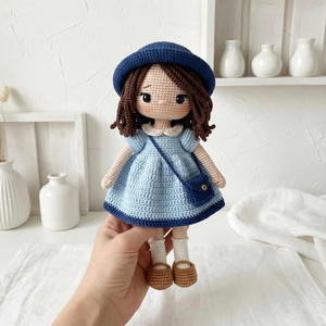 Muñeca de ganchillo para niñas, regalo de cumpleaños con accesorios, hecha a mano con algodón de leche, ecológica. - Product Image 2