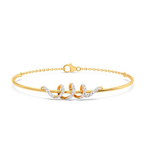 Brazalete de Diamantes con Diseño de Onda Esculpida, Banda Delgada de Oro Amarillo y Centro con Cinta Fluida - Product Image 2