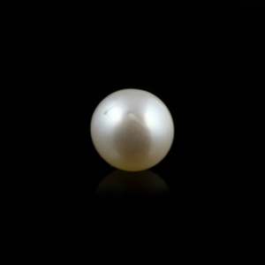 Handcrafted 5.75 Carat Loose Freshwater Pearl Gemstone for Fine Jewelry - Product Image 2