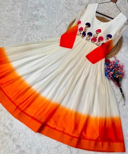 ชุดเดรสยาวปักลายหรูหรา รุ่นคุมารี- KA-1263 85250 สีส้ม ราคาประหยัด เหมาะสำหรับงานเลี้ยงแบบดั้งเดิม - Product Image 4