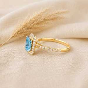 Bague de fiançailles en or massif 10K 14K 18K avec halo pavé de diamants de laboratoire bleus fantaisie taille radiant 2 carats, certifiée IGI, bijoux fins - Product Image 2