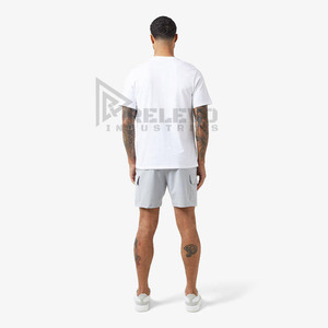 Ensemble décontracté d'été pour homme : T-shirt noir en coton tissé à col rond imprimé numériquement et short kaki avec logo frontal – Nouvelle collection tendance - Product Image 3
