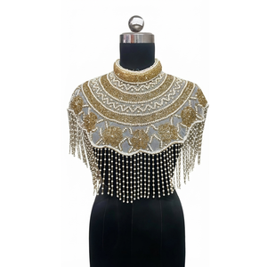 Robe de soirée vintage pour femme, coupe droite, col cape, ornée de perles dorées et blanches, avec broderie décorative, style mode - Product Image 1