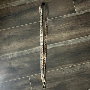 Vente en gros de lanière confortable en cuir usiné à la main à la mode pinces en métal pour badges de cartes d'identité produits de bureau en cuir véritable - Product Image 5