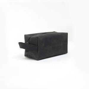 Sac de voyage cosmétique en polyester durable pour homme avec motif lettres et fermeture éclair – Idée cadeau personnalisée - Product Image 1