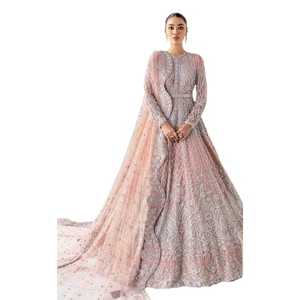 Vestido de Novia de Gasa con Cuello Alto y Manga Larga, Bordado, Estilo Clásico, Color Caramelo, con Cola Larga - Product Image 1