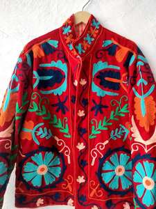 Chaqueta de terciopelo con bordado Suzani, hecha a mano, estilo indio, abrigo floral con interior a rayas, estilo bohemio, regalo. - Product Image 5