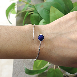 Bracelet manchette ouvert en laiton plaqué argent avec pierre naturelle ronde style Bohème, léger, unisexe, pour le quotidien, idéal comme cadeau - Product Image 5
