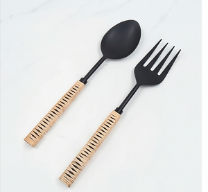 Juego de cuchara y tenedor de metal negro mate con mangos de bambú, diseño minimalista, apto para lavavajillas, para acampar - Product Image 1