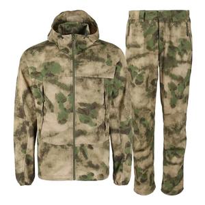 Chaqueta de Camuflaje Naranja con Ventilación Ajustable, Capucha con Cordón de Alta Calidad, Chaqueta Impermeable para Caza en Clima Frío - Product Image 6