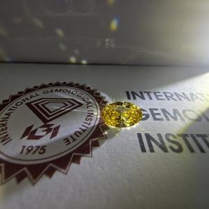 Diamante suelto cultivado en laboratorio, ovalado, brillante, de color amarillo intenso, certificado por IGI, 2 quilates, VS2, para la fabricación de joyas, suministro al por mayor. - Product Image 3