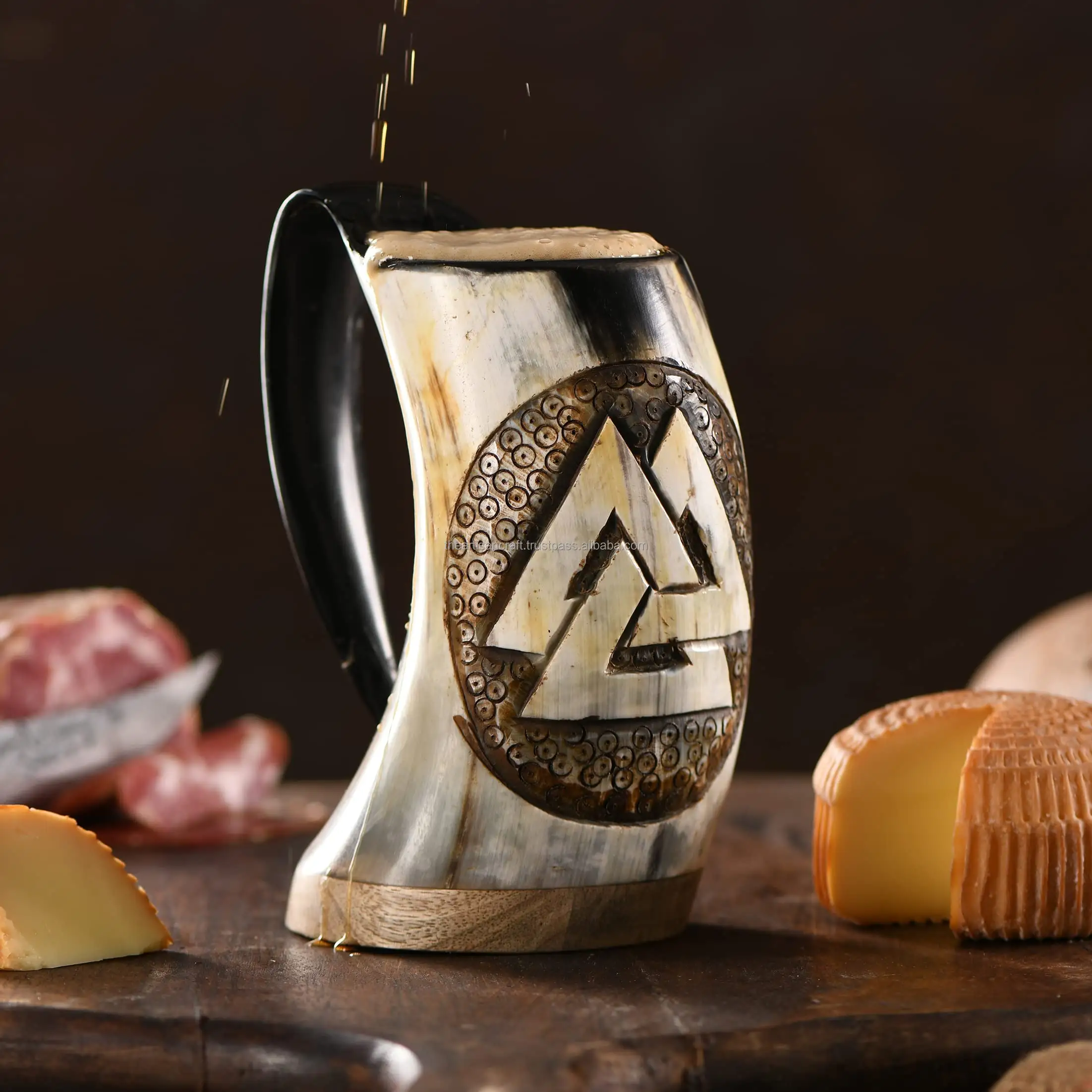 Boynuz kupa cilalı Viking içme boynuz oyma el yapımı Viking kupalar logo kazınmış işaretleme orijinal zanaat ile hindistan