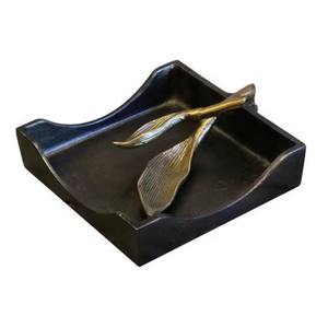 Porte-serviettes décoratif en métal en forme de feuille, durable et fait main, rehausse l'esthétique classique et moderne, surface métallique élégante pour la maison - Product Image 1