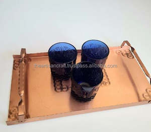 Bandeja de servicio de cobre forjado a mano de fantasía hecha en India con artesanías naturales con asas - Product Image 2