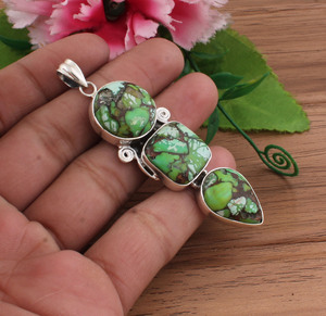 Collier vintage en argent 925 plaqué platine avec pendentif en zircon vert cuivre, pierre précieuse rétro bohème à 3 pierres, bijoux unisexes en gros - Product Image 4