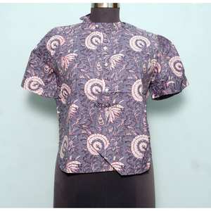 เสื้อคลุมชายหาดผู้หญิงลายดอกไม้สุดน่ารักทันสมัย คอทรงโอ แต่งพู่ แขนครึ่งแขนพองทรงบาน สไตล์ลำลอง เรียบร้อย ซักได้ - Product Image 1