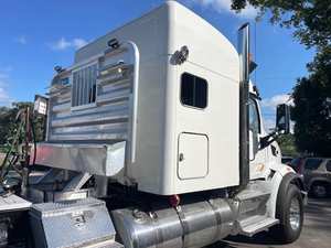 Camion tracteur poids lourd commercial 6x4 avec cabine couchette diesel pour le transport routier de marchandises - Product Image 5