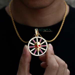 Pendentif Crâne en Argent 925 Plaqué Or 14K avec Moissanite, Breloque Thème Hip-Hop Unisexe, Coupe Ronde Brillante, Idéal pour les Fêtes - Product Image 4