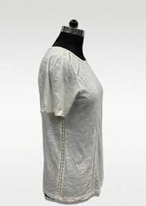 Blusa de punto de manga corta con cuello redondo para mujer, color liso, con paneles y detalle de ojales, ajuste regular, transpirable, informal - Product Image 3