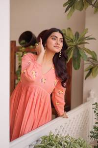 OFERTA DE VERANO: Conjunto de Dos Piezas de Salwar Kameez Premium Listo para Usar con Bordado, Cuello en V, Informal, para Fiesta - Product Image 2