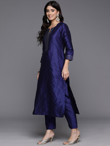 Ensemble Kurta en Soie Bleue avec Dupatta Imprimé – Tenue Traditionnelle pour Femme Inde Pakistan – Décontracté, Longueur Genou, Coupe Classique, Séchage Rapide - Product Image 4