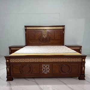 Lit de luxe en bois massif avec cadre robuste, surface polie et base stable offrant un soutien fiable et un design intemporel pour la chambre. - Product Image 3