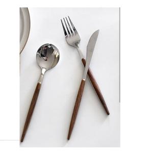 Ensemble d'outils de découpe de fromage pour table de cuisine, taille personnalisée, prix de gros, qualité supérieure, ensemble de couverts avec manche en résine - Product Image 4