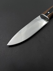 มีดล่าสัตว์ สแตนเลสสตีล มีดแคมป์ปิ้ง ใบมีดแบบ Fixed Blade ด้ามจับ Werzalit พร้อมปลอกหนัง - Product Image 5