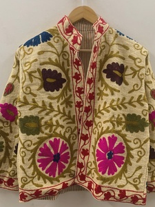 Chaqueta de algodón Suzani bordada a mano: abrigo indio bohemio elegante impresionante chaqueta hecha a mano de algodón indio suave - Product Image 3