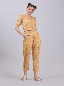 Ensemble haut et pantalon pour femme 100% polyester, col en V, imprimé floral jaune algues avec travail miroir, été - Product Image 4