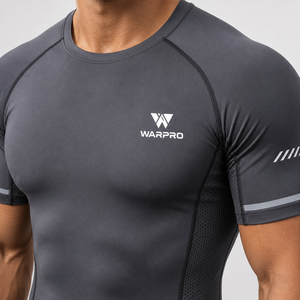 เสื้อรัดกล้ามเนื้อแขนสั้น Warpro สำหรับผู้ชาย แห้งเร็ว ผลิตจากผ้าสแปนเด็กซ์และโพลีเอสเตอร์ เหมาะสำหรับออกกำลังกาย มีโลโก้ด้านหน้า ไซส์ M สำหรับผู้ใหญ่ - Product Image 5
