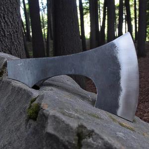 Hacha Táctica de Acero Damasco con Alto Contenido de Carbono SJ 1095, Hacha de Grado Industrial con Espalda Plana, Mango de Madera Grabado, 19 Pulgadas de Largo - Product Image 6