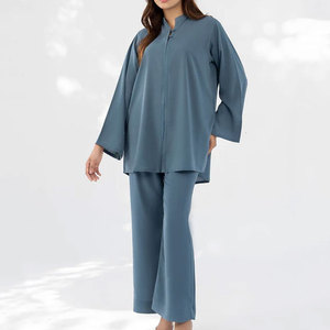 ชุดเซ็ตผู้หญิงสุดเก๋ เสื้อผ้าสองชิ้นเข้าชุดกัน เสื้อและกางเกงลำลอง แฟชั่นฤดูร้อน สวมใส่สบาย ดูสง่างาม - Product Image 1