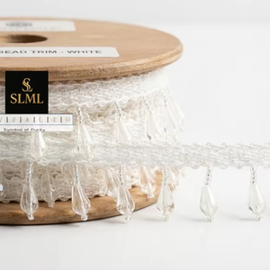 Adorno de Borlas con Pedrería Blanca, Poliéster/Algodón, Bordado a Mano, Ecológico, Duradero, 3CM, Decoración DIY, SLML Rojo Nani - Product Image 1