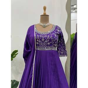 Robe de soirée XL avec broderie et travail de miroir réel, dupatta élégant complétant le look - Product Image 5