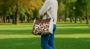 Grand sac fourre-tout en cuir pour femmes et hommes, sac fourre-tout vintage de voyage, sac à main pour femmes, sac à bandoulière grande capacité LTB-0427 - Product Image 2