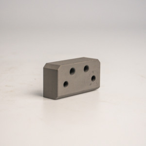 Servicio de Fresado CNC Personalizado AMT VINA, Electroerosión por Hilo, Placa de Molde Multicavidad de Precisión en Metal, Piezas de Acero y Aluminio con Precisión de ±0.01mm - Product Image 2