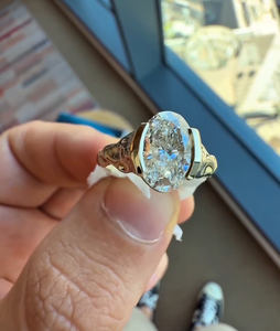 Bague de fiançailles solitaire en diamant de laboratoire taille ovale, style vintage, or jaune 14 carats, certifiée IGI, clarté VVS2, 2,00 carats, pour mariage - Product Image 5