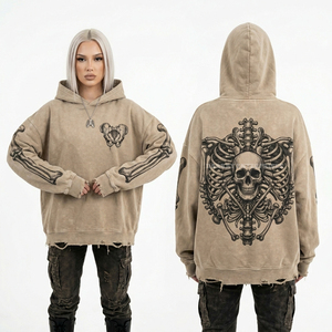 Sudadera clásica negra de forro polar para mujer, con logo de esqueleto en el pecho pequeño y estampado floral de calavera y rosas grande en la espalda, estilo gótico romántico. - Product Image 6