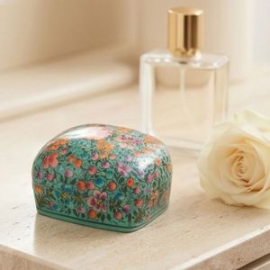 Caja de Joyería Premium con Estampado Floral, Forma Ovalada y Cúbica, Tapas de Estilo Tradicional para Almacenamiento de Joyas - Product Image 4