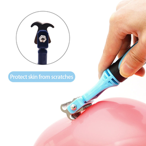 Venta al por mayor de fábrica: Nuevo cepillo 2 en 1 para eliminar pelo de mascotas (gatos y perros) con logotipo personalizado, peine quitapelos y cepillo de aseo en caja de plástico. - Product Image 4