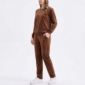 Conjunto de Dos Piezas Personalizado con Logotipo para Mujer, Sudadera Cómoda Informal y Pantalones Relajados - Product Image 4