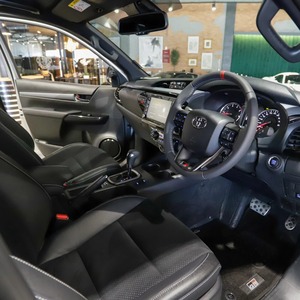 Toyota Hilux 2.8 GD-6 GR-Sport 4x4 Usada, Año 2025 - Product Image 4